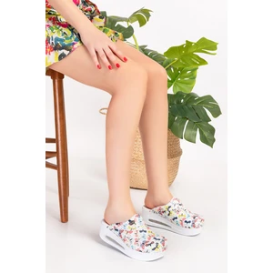 Nur Medikal Giyim Butterfly Kelebek Desenli Kapalı Airmax Kadın Sabo Terlik 900