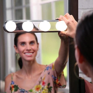Kablosuz Parlak Banyo Stüdyo Makyaj Aynası Işığı Pilli Vantuzlu Taşınabilir 4 LED Ampul 30X6X6 cm