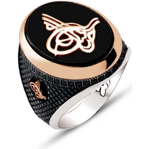 Gümüş Üstü Siyah Oniks Taşlı Üstü ve Kenarları Osmanlı Tuğralı İşlemeli Yüzük