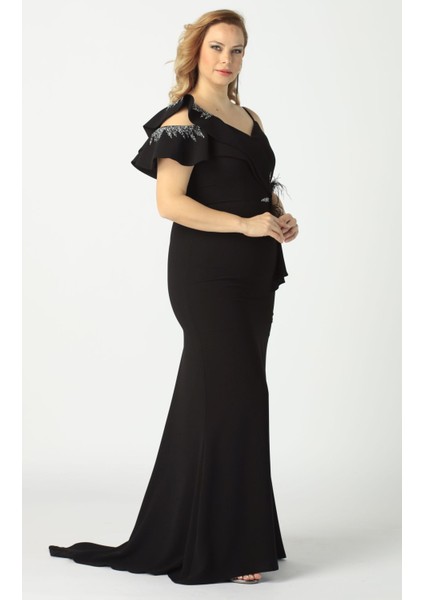 21927 Siyah Omuzu Iki Katlı Beli Taş Işlemeli Kadın Büyük Beden Abiye Elbise modelleri