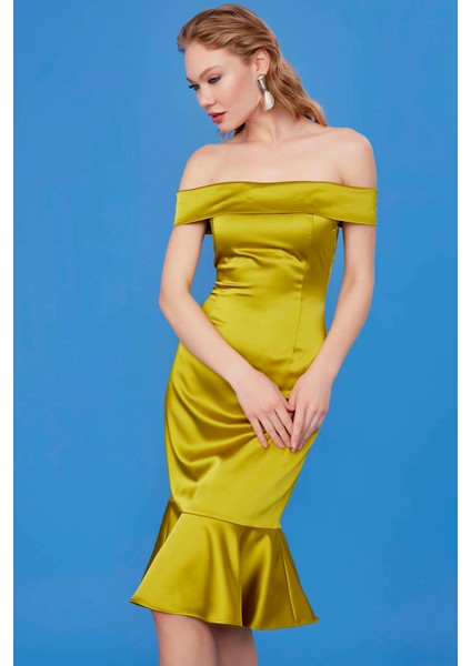 Kayık Yaka Ucu Volanlı Elbise10 modelleri