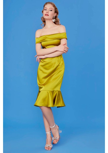 Kayık Yaka Ucu Volanlı Elbise10 indirimleri