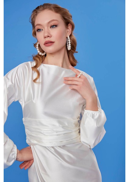 Bel Kısmı Büzgülü Saten Elbise10 fırsatları