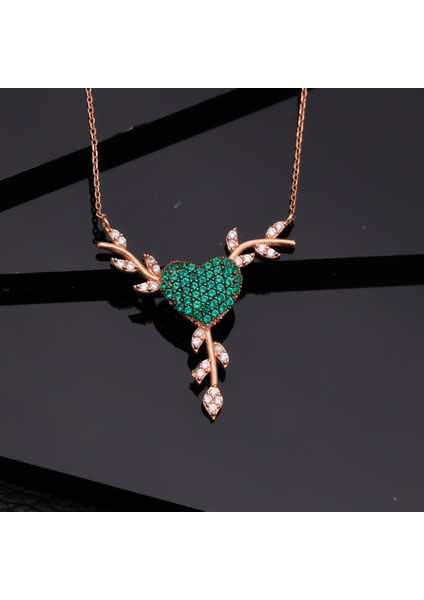 925 Ayar Gümüş Daldaki Yeşil Kalp Kolye