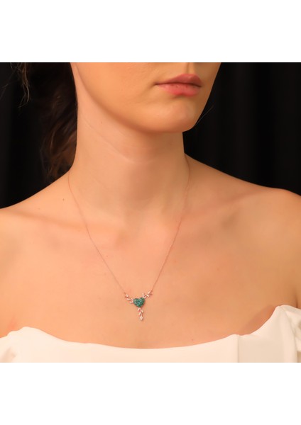 925 Ayar Gümüş Daldaki Yeşil Kalp Kolye fırsatları