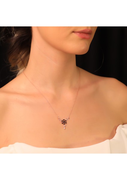 925 Ayar Gümüş Daldaki Siyah Kar Tanesi Kolye fırsatları