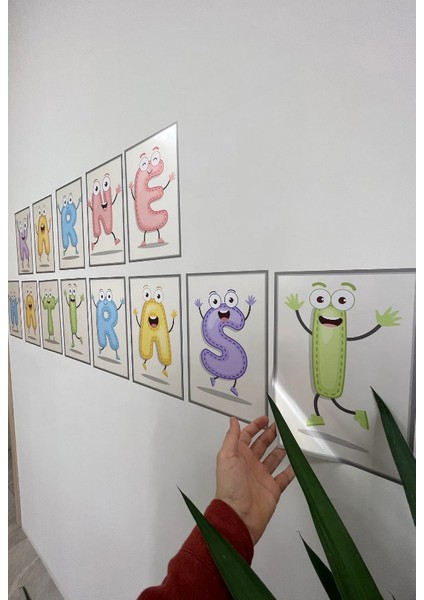 Statik Tutunma Özellikli Karne Hatırası (Sevimli Harfler) 20 - 30 cm