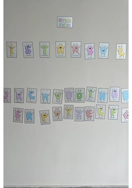Statik Tutunma Özellikli Sevimli Harfler 20 - 30CM 30 Adet