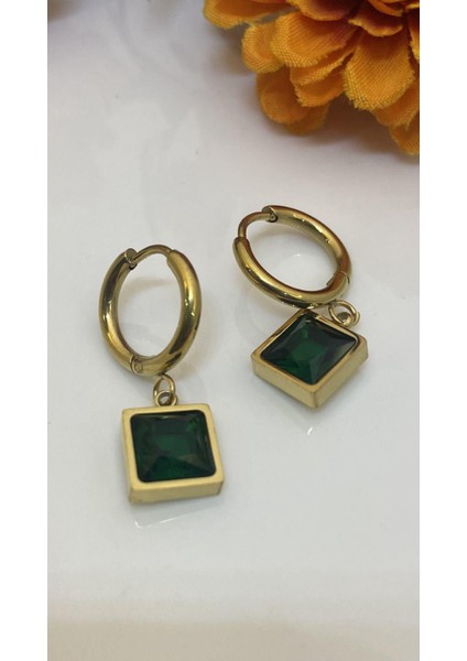 Aksesuarr Çarşısı Yeşil Kare Zirkon Taşlı Küpe Gold Renk