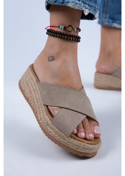 Tegan Kadın Deri Çift Bant Çapraz Terlik Bej Süet Terlik fırsatları