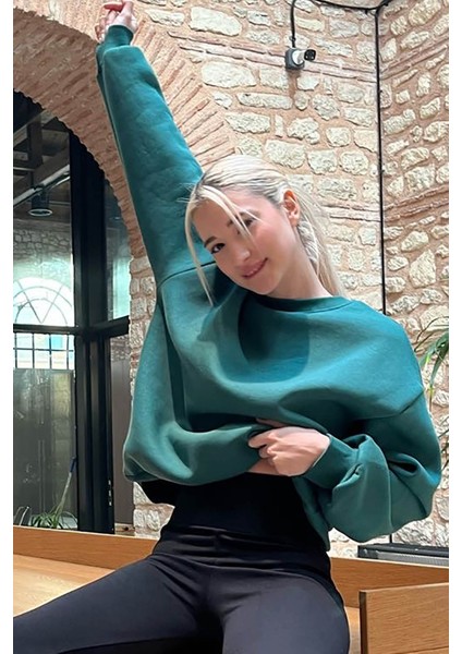 Yeşil Bisiklet Yaka Basic Sweatshirt MG1559