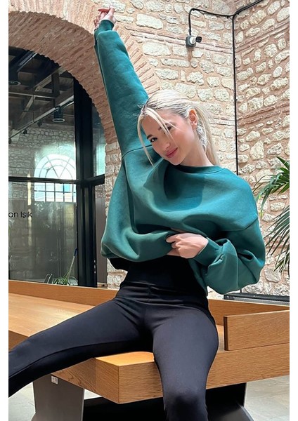 Yeşil Bisiklet Yaka Basic Sweatshirt MG1559