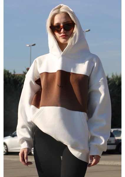 Beyaz Renk Bloklu Şardonlu Sweatshirt MG1544