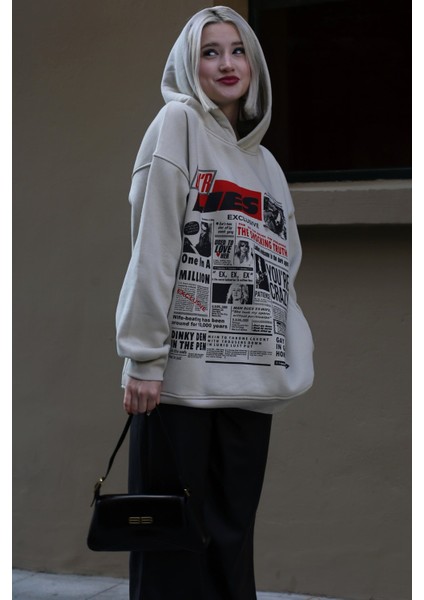 Bej Baskılı Oversize Kapüşonlu Kadın Sweatshirt MG1581