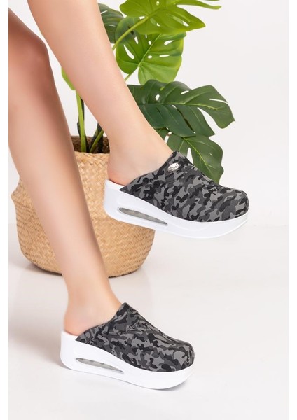 Kamuflaj Desenli Kapalı Airmax Bayan Sabo Terlik (961 Beyaz Taban)