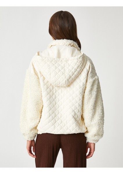 Şahika Ercümen x Koton - Peluş Detaylı Cepli Kapitone Kapüşonlu Sweatshirt fırsatları