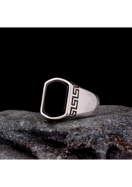 925 Ayar Gümüş Onix Taşlı Desen Motfli Erkek Yüzük fiyatları