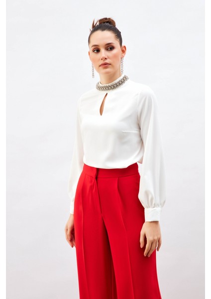 Yaka Aksesuarlı Bluz - Ekru modelleri