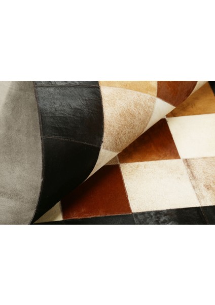 Siyah Bordürlü Doğal Dana Derisi Patchwork Halı 120 x 180 cm