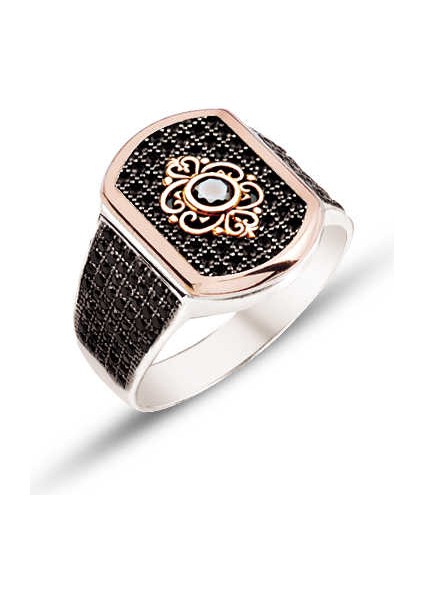 Gümüş Üstü ve Yanları Siyah Zirkon Taşlı Tek Taş Motifli Erkek Yüzük