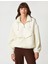 Şahika Ercümen x Koton - Peluş Detaylı Cepli Kapitone Kapüşonlu Sweatshirt 3