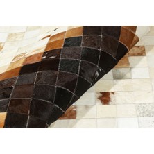 Dericibey Krem & Siyah Dana Derisi Patchwork Halı 80 x 150 cm