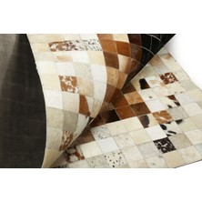 Dericibey Krem & Siyah Doğal Dana Derisi Patchwork Halı 80 x 150 cm