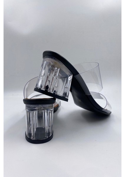 Kadın Şeffaf Bantlı Şeffaf Topuklu Siyah Terlik fırsatları