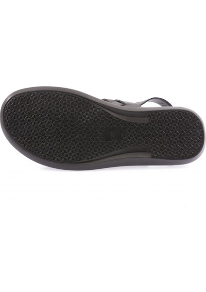 2022-23Y Erkek Merdane Sıralı ve Çapraz Bantlı Sandalet indirimleri