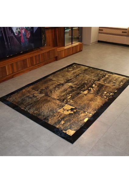Dana Derisi Bordür ve Varaklı Kuzu Kürkü Halı 170 x 240 cm