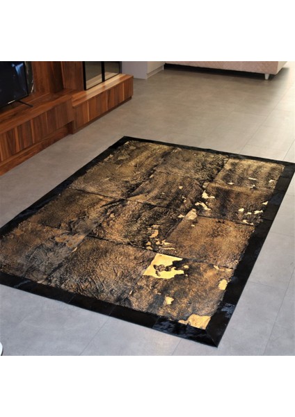 Dana Derisi Bordür ve Varaklı Kuzu Kürkü Halı 170 x 240 cm