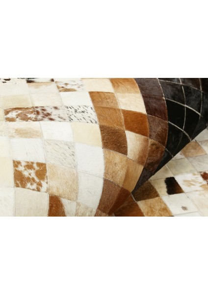 Krem & Siyah Doğal Dana Derisi Patchwork Halı 140 x 200 cm