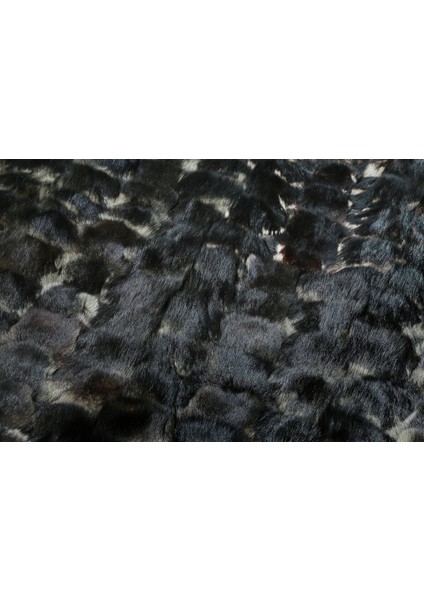Siyah Rengi Sobul Doğal Kürk Halı 140 x 200 cm