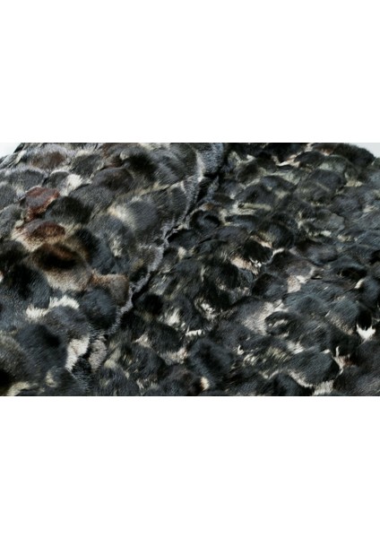 Siyah Rengi Sobul Doğal Kürk Halı 140 x 200 cm
