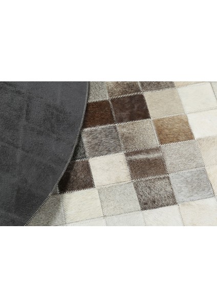 Beyaz ve Siyah Dana Derisi Patchwork Halı 150 x 150 cm