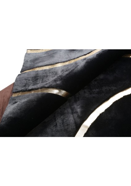Gold Varaklı Siyah Peluş Halı 140 x 200 cm