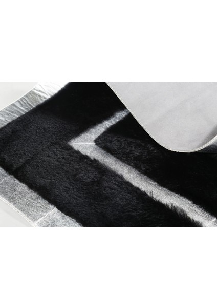 Gümüş Varaklı Siyah Peluş Halı 80 x 150 cm