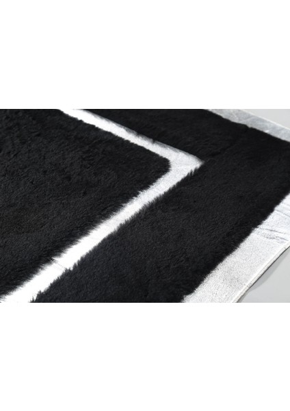 Gümüş Varaklı Siyah Peluş Halı 80 x 150 cm