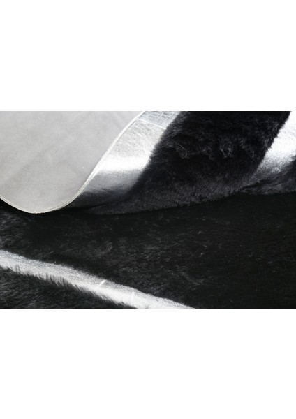 Gümüş Varaklı Siyah Peluş Halı 80 x 150 cm