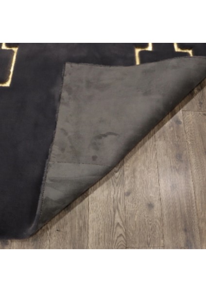 Siyah Gold Bordürlü Peluş Halı 80 x 150 cm