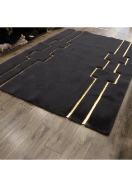 Siyah Gold Bordürlü Peluş Halı 80 x 150 cm