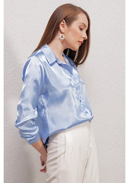 3964 Hafif Dökümlü Saten Gömlek - Mavi10 fırsatları