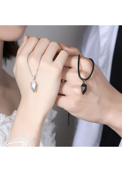 Figürlü Kadın Kolye - Gümüş (Yurt Dışından) fırsatları