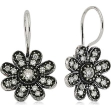 Stil Love Gümüş Sallantılı Çiçek Küpe