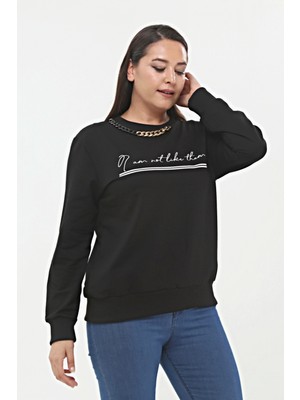 Ebsumu Kadın Büyük Beden Yaka Zincir Detaylı Yazılı Siyah Sweatshirt