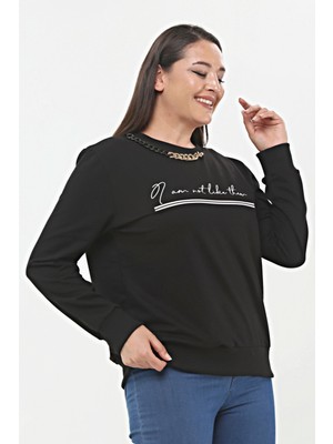 Ebsumu Kadın Büyük Beden Yaka Zincir Detaylı Yazılı Siyah Sweatshirt