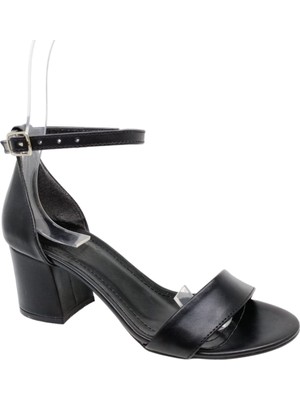 Zerhan 700 Kadın Siyah Renk Bantlı Alçak Topuklu Ayakkabı