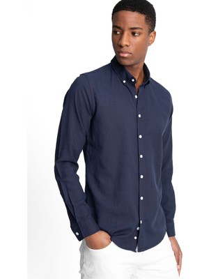 Tudors Erkek Slim Fit Dar Kesim %100 Pamuk Keten Doku Düğmeli Yaka Lacivert Gömlek