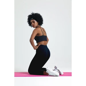 Kalçası Büzgülü