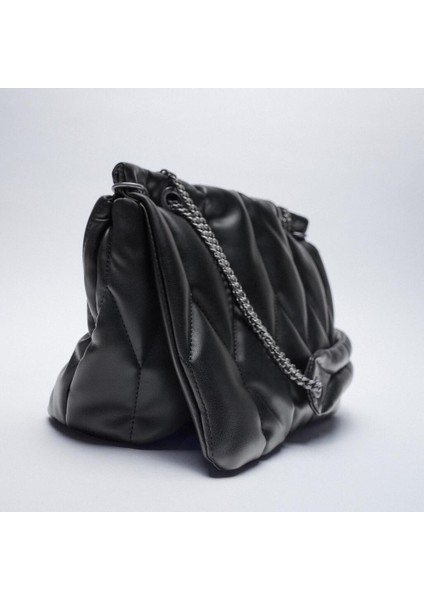 Kadınların Çantası Kore Modası Siyah Zinciri, Tek Omuz Gönderici Çantası, Basit Büyük Kapasitet Rombu Çantası Altında. (Yurt Dışından) fiyatları